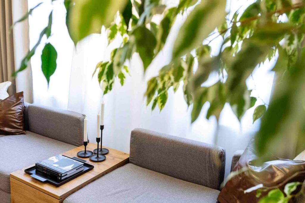 Апартаменты Stunning Views 2Br Intercontinental Flat Бухарест Экстерьер фото
