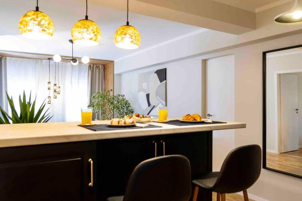 Апартаменты Stunning Views 2Br Intercontinental Flat Бухарест Экстерьер фото