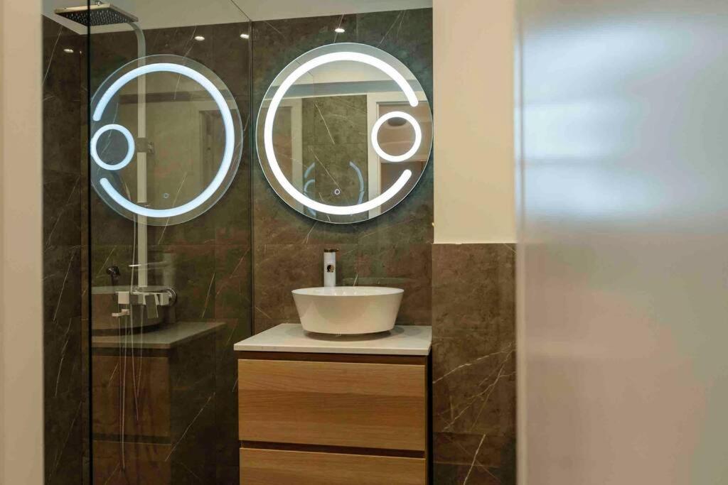Апартаменты Stunning Views 2Br Intercontinental Flat Бухарест Экстерьер фото