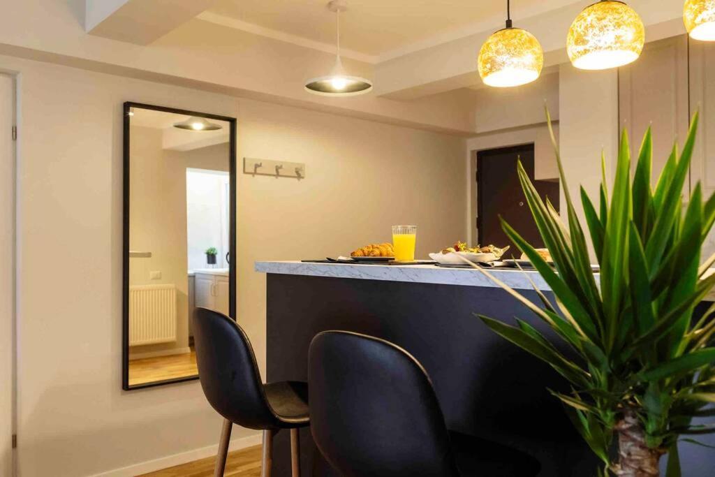 Апартаменты Stunning Views 2Br Intercontinental Flat Бухарест Экстерьер фото